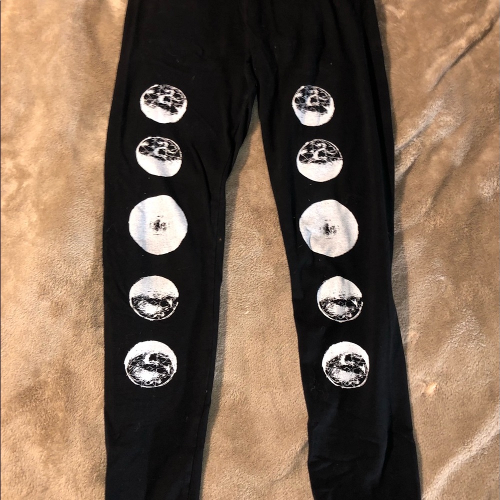 Sovrin moon phase leggings